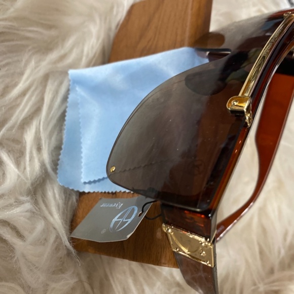 Sunglasses- UV Protection/ polarized